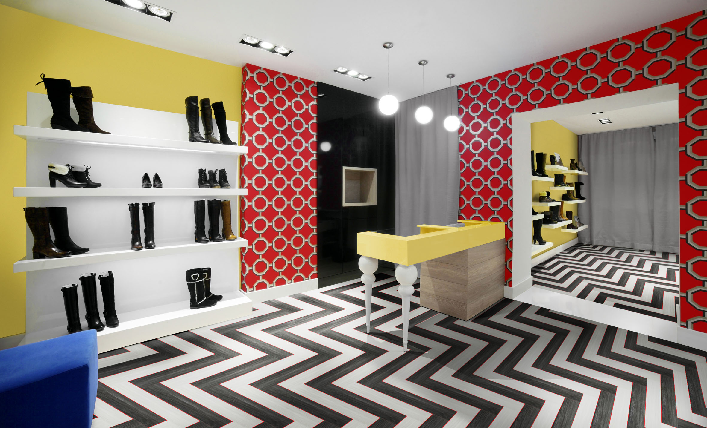 Loja decorada com piso vinílico Ambienta Rústico nas cores Jabuticaba e Algodão com Stripes na cor vermelha